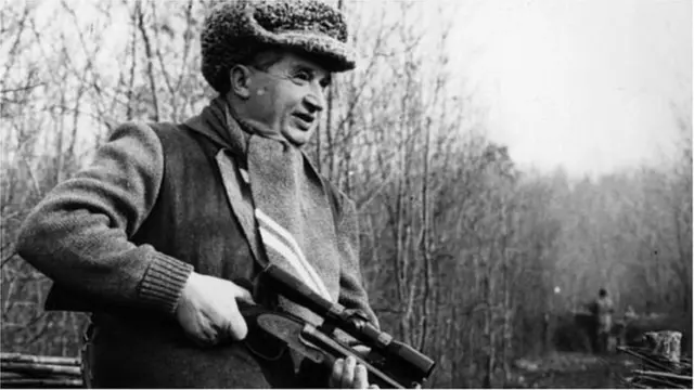 నికొలస్ చాచెస్కూ