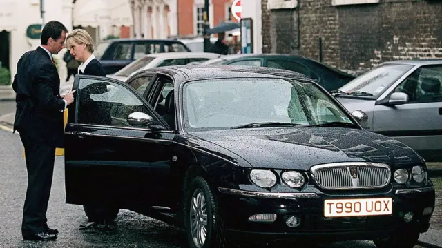 Софи за рулем Rover 75