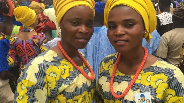 Awọn ibeji ni Igbo Ọra