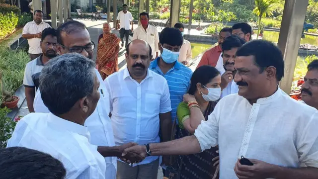 సమావేశంలో పాల్గొన్న మాజీ మంత్రి గంటా శ్రీనివాసరావు తదితరులు