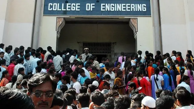 'காலியாக உள்ள 1,070 பேராசிரியர் பணியிடங்கள்'