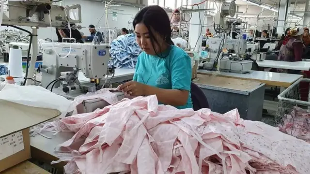 тигүүчү кыз