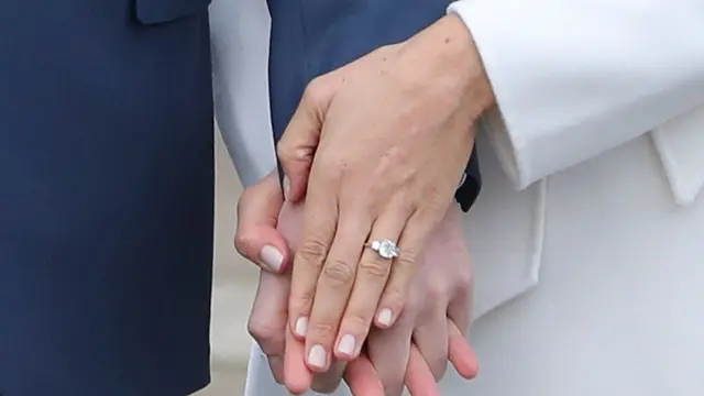 హ్యారీ, మెఘాన్‌ల ఎంగేజ్‌మెంట్ రింగ్