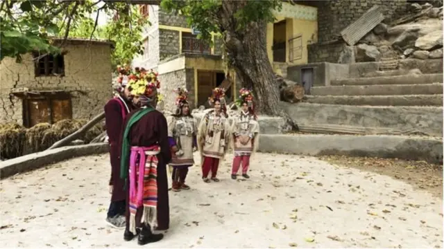 بروکپا خواتین