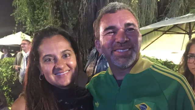 Visitantes elogiam torcida "autêntica", ambiente familiar e festas da casa francesa, mas reclamamapostasapostas em cs gocs gopreços