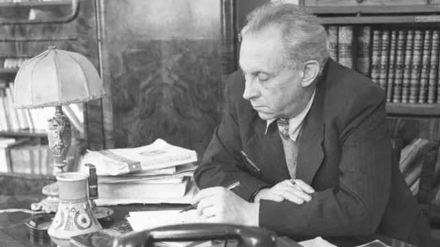 Максим Рильський