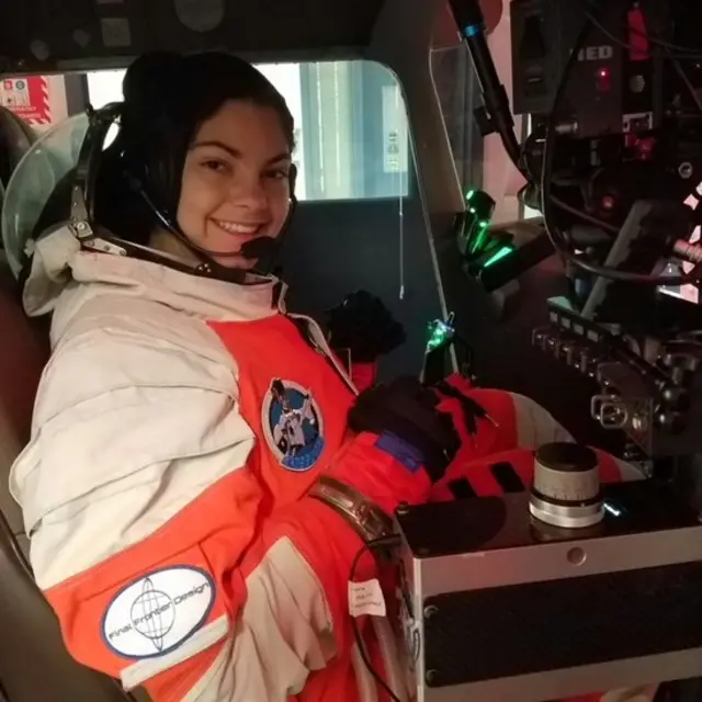 Alyssa là người trẻ tuổi nhất tốt nghiệp Advanced Possum Academy, một học viện về không gian khi mới 17 tuổi