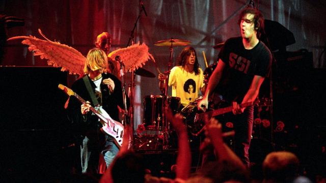 Nirvana на сцене: Курт Кобейн, Дейв Грол, Крист Новоселич