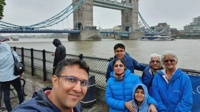 विवेकचं कुटुंब