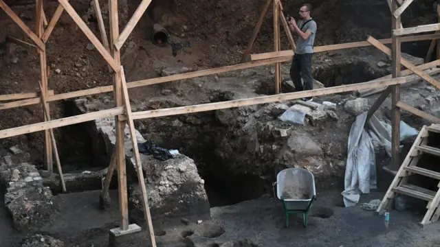 Стена церкви