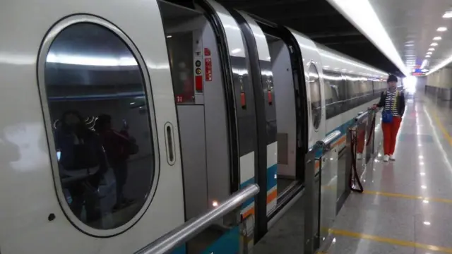 مطار بودونغ الدولي