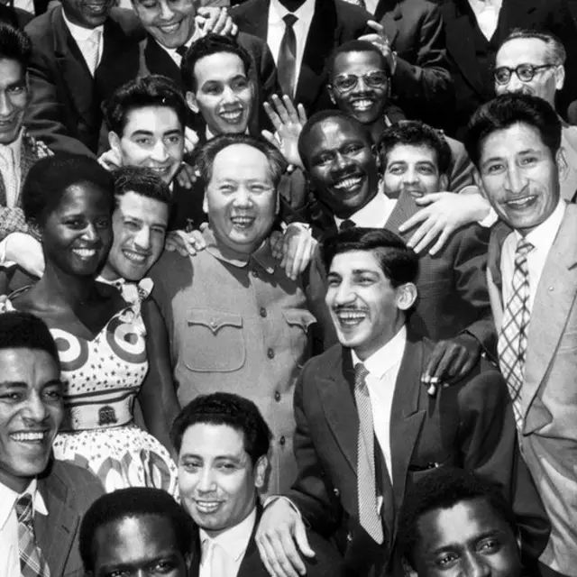 1959年，毛澤東主席和亞非拉青年