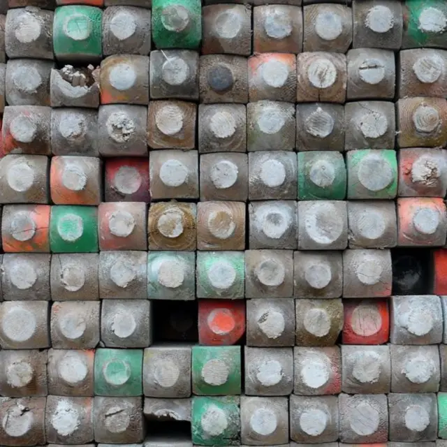 بعدسات الجمهور: الزي الموحد