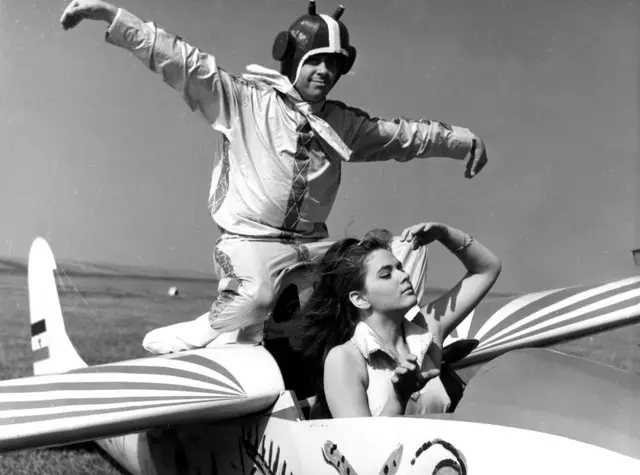 Чкаља у филму „Љубав и мода"