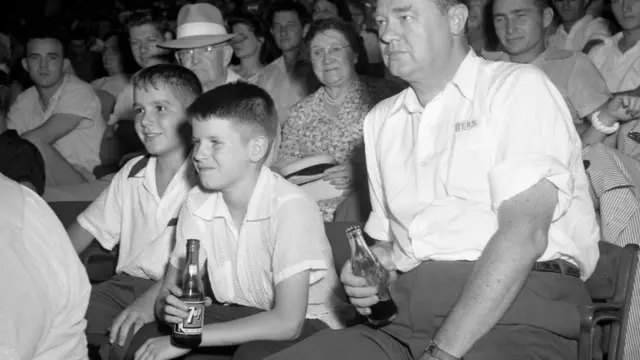 Crianca toma 7 Upbets bola jogo de hoje1953