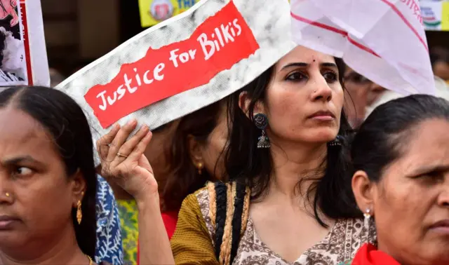 बिलकिस बानो के समर्थन में प्रदर्शन