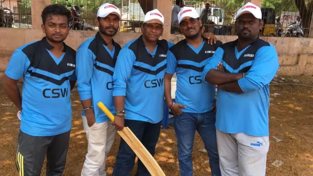 அரையிறுதிவரை பயணித்த சென்னை சூப்பர் வாரியர்ஸ் அணியினர்.