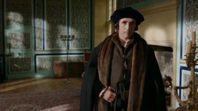 Кадр из постановки Би-би-си "Волчий зал"