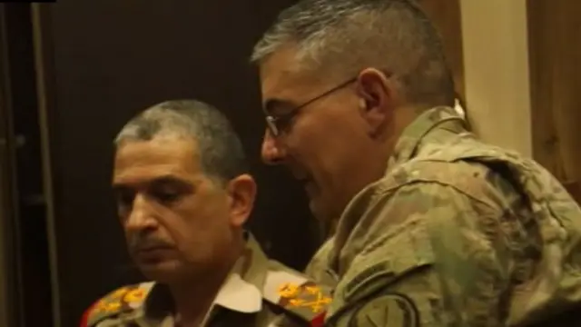 Stephen Townsend con comandantes iraquíes