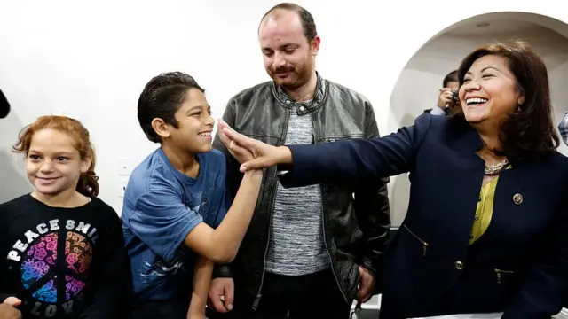 Norma Torres con su familia