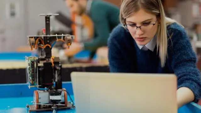 भविष्य के नेताओं के लिए 7 बड़ी चुनौतियां