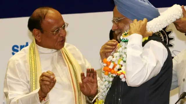 શંકરસિંહ વાઘેલા અને મનમોહન સિંઘ