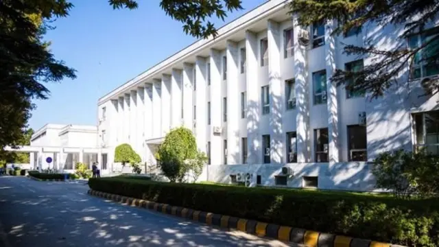 بهرنیو چارو وزارت