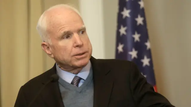 众议院军事委员会主席麦凯恩