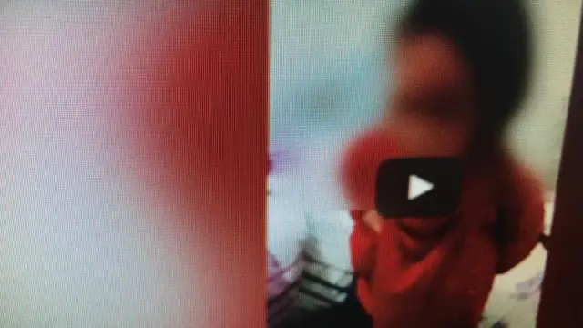 Қыз тұрып аузына кіріп кетті