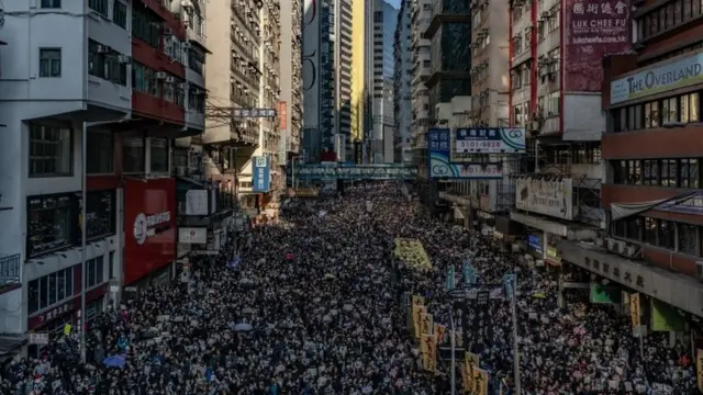 Tobonaan kun ayaa waddooyiinka isugu soo baxay