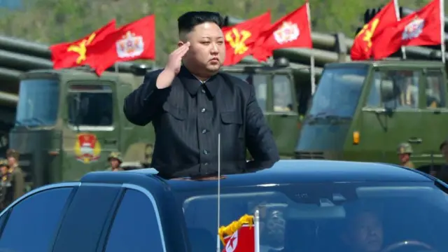 மரியாதை பெறும் அணிவகுப்பு