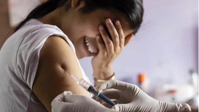 कोरोना लस