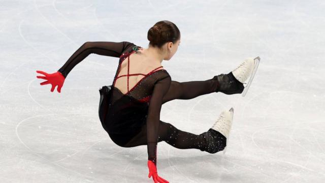 El dopaje cerca a Kamila Valieva, la niña prodigio del patinaje artístico  mundial