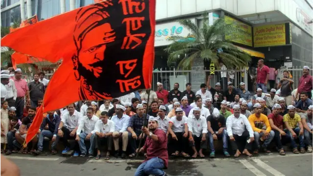 અનામતની માગણી કરી રહેલા મરાઠા આંદોલનકારી