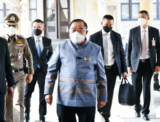 พล.อ.ประวิตร วงษ์สุวรรณ รองนายกฯ และหัวหน้าพรรคพลังประชารัฐ