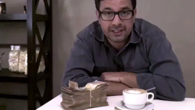 నోట్ల కట్టలు .. కాఫీ కప్పు