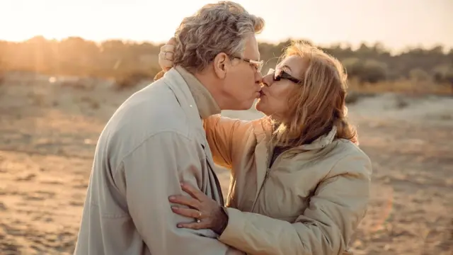 Если в 60 у вас с сексом не очень, то после 80 всё точно наладится, ободряют британские ученые