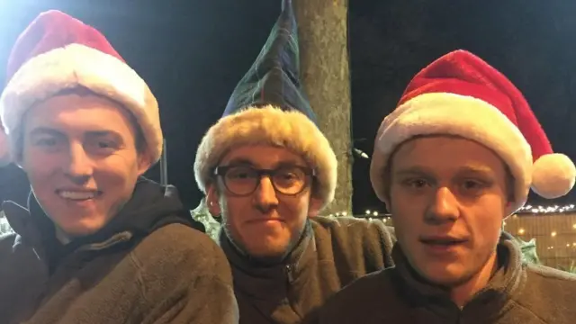 Працівники магазину кажуть, що пара була дуже привітна