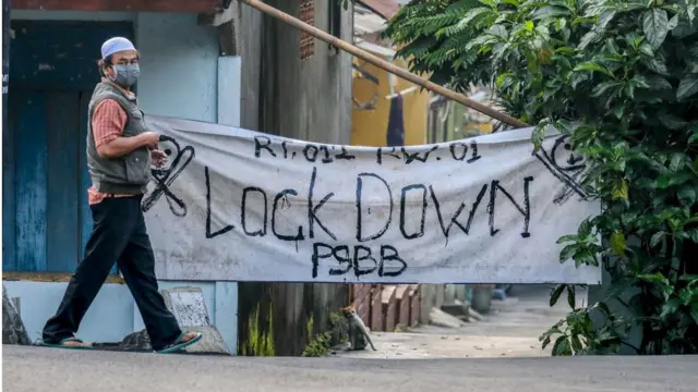 ဂျာဗားမှာ ပိုးကူးစက်မှုတွေ့ရတဲ့ လမ်းကို ပိတ်ထား
