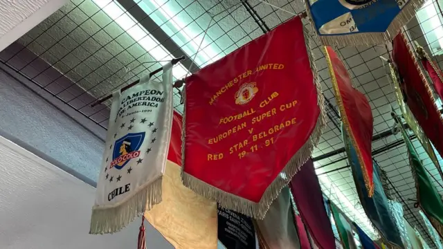 Zastavica Mančester junajteda iz Superkupa 1991. krasi danas Muzej FK Crvene zvezde