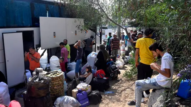 لاجئون سوريون.