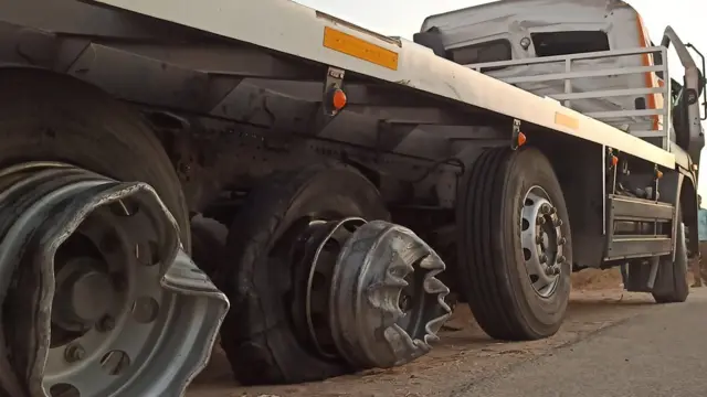 கண்டெய்னர் லாரி