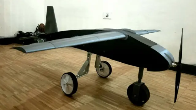 Diroonii Nisra Xeenaa