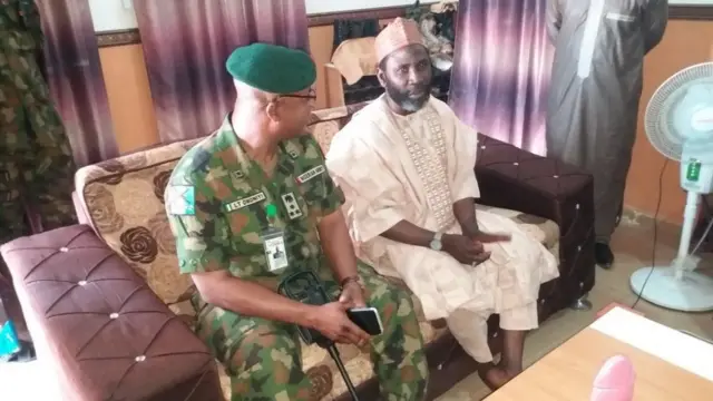 Ahmad Sulaiman da sojoji