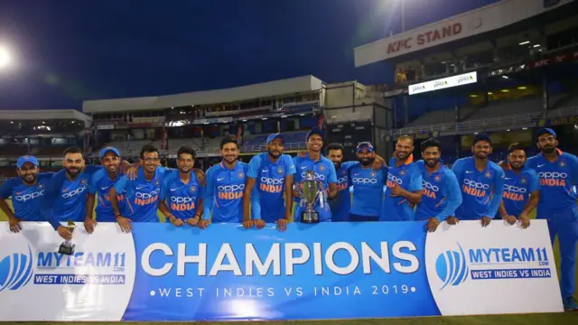 ક્રિકેટ ટીમ