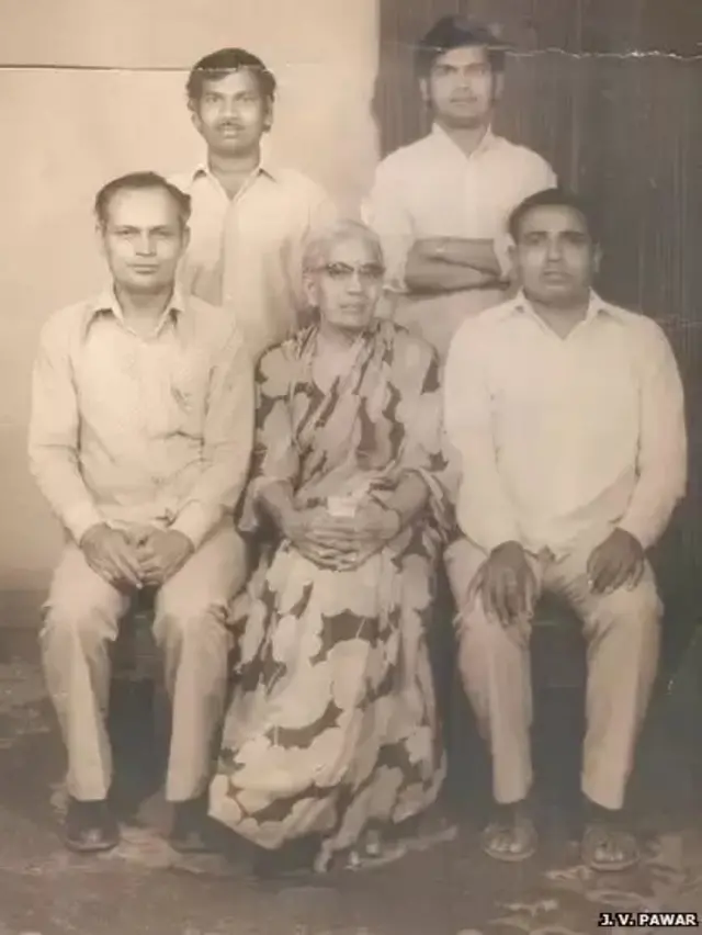 માઈસાહેબ આંબેડકર સાથે રાજા ઢાલે અને જ. વિ. પવાર