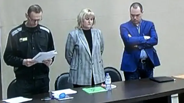 Navalny en la corte.