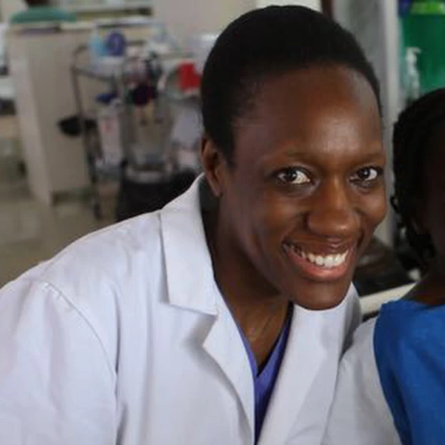 Нима Касиджи, хирург в Кении