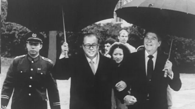 美国总统里根与中国总理赵紫阳签署"八一七公报"