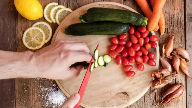 تظهر الأبحاث أنك كلما قمت بمهام متعددة أثناء الطهي، كانت أطباقك أكثر إبداعا